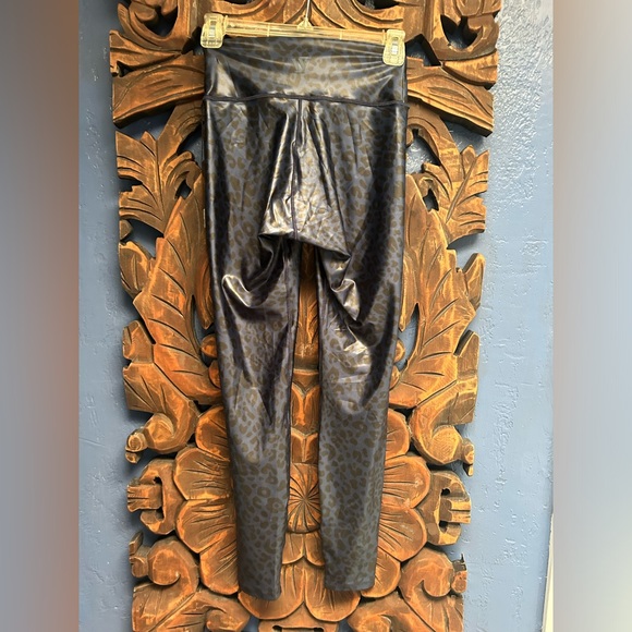 WTH Cheetah Leggings - Picture 3 of 4